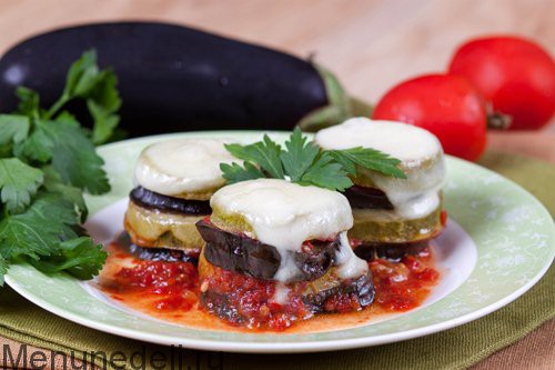Кабачки и баклажаны запеченные в духовке с сыром