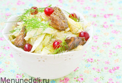 Салат капуста с клюквой