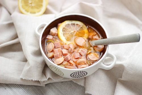 Солянка с лимоном