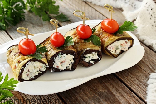 Рецепт закуски из баклажанов с сыром и помидорами | Меню недели