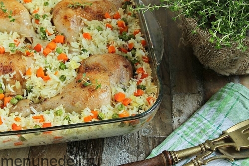Рецепт куриных окорочков с рисом и овощами в духовке | Меню недели